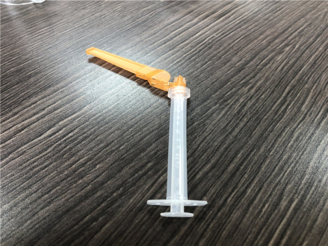 1ml vaccine syringe