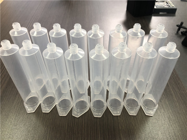 Transparent mold for feeder