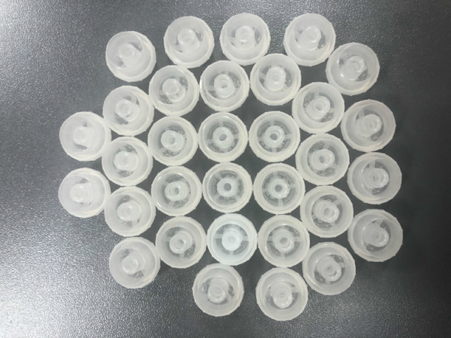 Transparent syringe cap