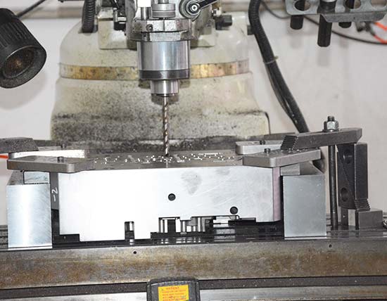 Milling machine drilling